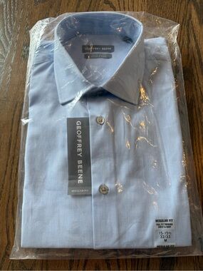 NWT Geoffrey Beene Men’s Light Blue Dress Shirt Regular Fit medium wrinkle free